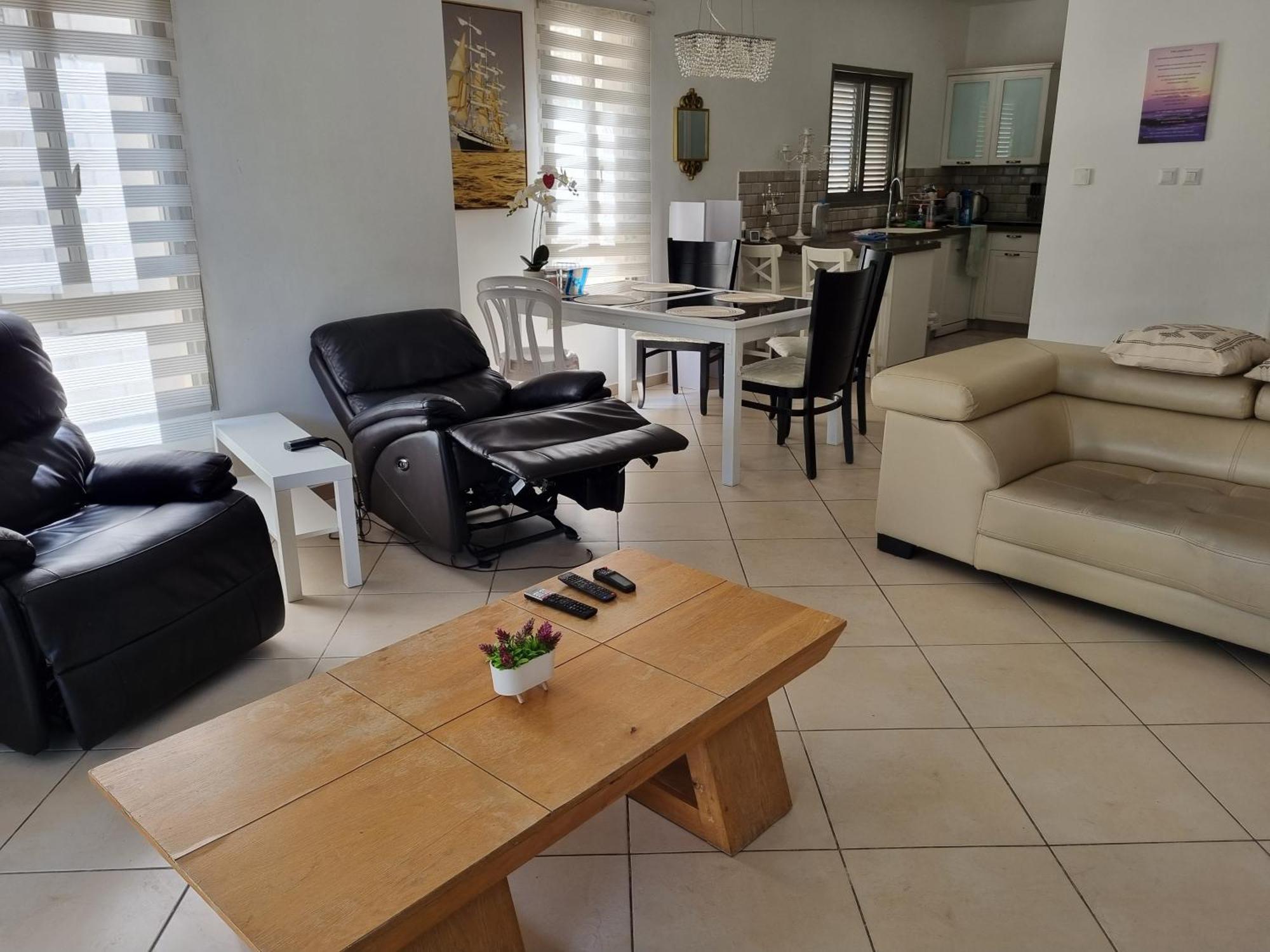 Turdeluxe Company Large 4 Bedroom Apartement In Central Rehovot ภายนอก รูปภาพ